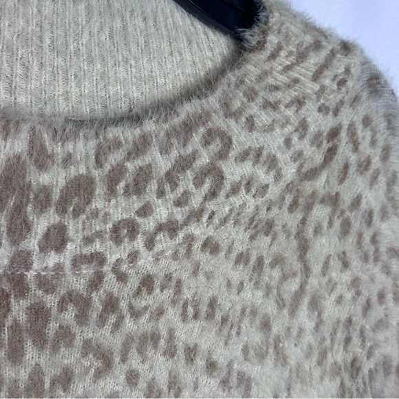 Chico's Beige Animal Print Sweater size 3 XL Eyelash Super Soft - Picture 5 of 7